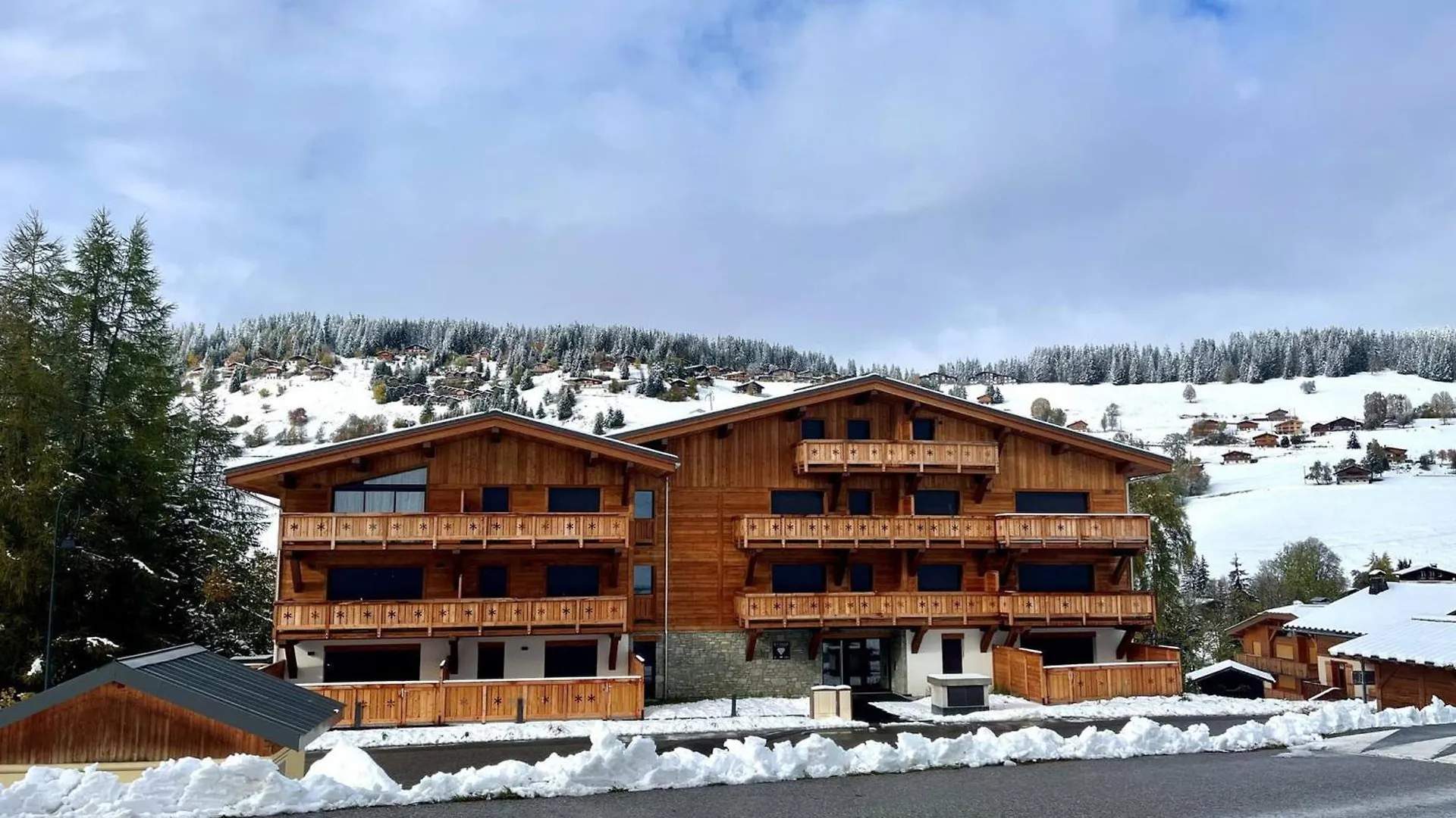 דירות נוטרדאם-דה-בלקומב Duplex Neuf Au Pied Des Pistes Avec Wifi Et Parking Prive - Fr-1-505-203 צרפת